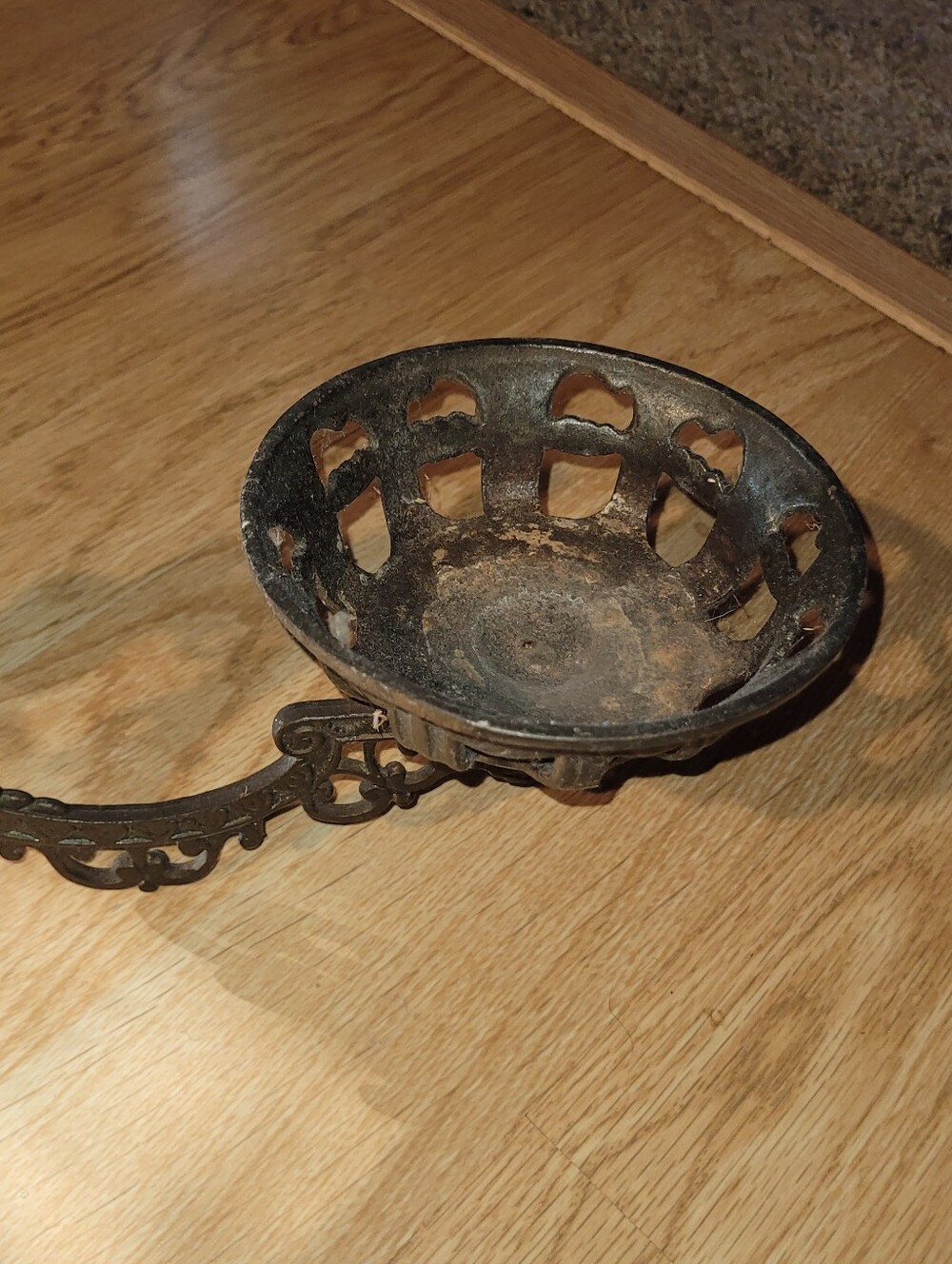 Vintage Lamp Holder - Picture 5 of 13